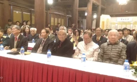 Hàng ghế đầu từ phải qua trái: Ông Bùi Ngọc Khôn – Chủ tịch HĐTL, GS. Bùi Đại, GS. Bùi Huy Phú, GS. Bùi Nghĩa, ông Hoàng Văn Be, TS. Bùi Quang Ngọc, Thiếu tướng Bùi Đăng Phiệt tại buổi lễ