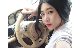 Hot girl ‘Anh không đòi quà’ khoe xe mẹ tặng 4,5 tỷ
