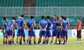 Báo chí Hàn Quốc ‘quây’ HLV Park Hang-seo ở buổi tập của Việt Nam