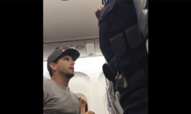 Gia đình Mỹ bị đuổi xuống máy bay vì không nhường lại ghế