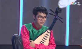 Trấn Thành ‘ngả mũ’ với màn độc tấu đàn tỳ bà trong chương trình ‘Người bí ẩn’