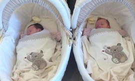 Hồng Nhung lần đầu tiên khoe ảnh cặp song sinh Tôm và Tép