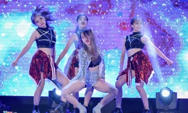 Nữ sinh ĐH Ngoại thương gây ấn tượng với vũ đạo bốc lửa