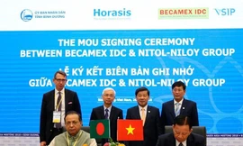 Becamex IDC ký kết hợp tác với các DN nước ngoài tại Horasis 2018