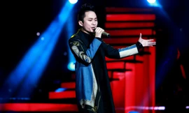 Tùng Dương hơn 200 lần hát 'Nơi đảo xa'