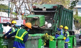 Trên 7.000 công nhân vệ sinh làm việc qua đêm giao thừa