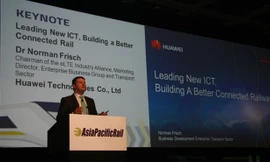 Ông Norman Frisch phát biểu tại Hội nghị