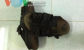 Do tiếc rẻ đôi dép, tên trộm đã bị tóm gọn