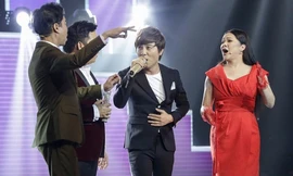 Ngọc Sơn và Như Quỳnh rời ghế nóng, lên sân khấu khiêu vũ với thí sinh