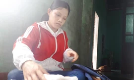 Thu Thuỷ đang soạn đồ