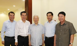 Hình ảnh lãnh đạo Đảng, Nhà nước trong ngày họp thứ 2 Hội nghị TW 8