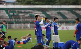 HLV Hữu Thắng tích cực ép cân vì sợ béo