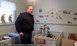 Servat thất vọng bên những món đồ trẻ em mà mình vẫn chưa có dịp sử dụng đến 