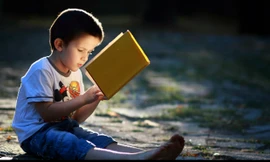 Tiền kẹp trong sách và bài học đi suốt cuộc đời