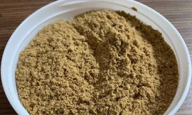 Cám gạo thường được tận dụng làm thức ăn cho gia súc, nay nhà giàu mua về ăn với giá rất đắt đỏ