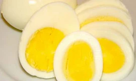 Ăn trứng gà không đúng cách gây hại sức khỏe. Ảnh minh họa