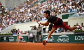 Djokovic mắc nhiều sai lầm ở những thời điểm có thể tạo ra bước ngoặt. Ảnh: AFP.
