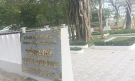  Mặt tiền di tích đồng hồ Thái Dương.