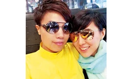 Mã Trại và doanh nhân Uông Tử Kỳ (áo vàng) khi yêu nhau nồng say. 