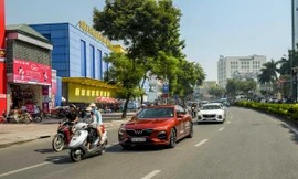 Thấy gì từ việc VinFast bất ngờ công bố cơ cấu giá thành xe?