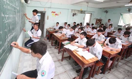  Học sinh Trường THPT Hồng Đức ôn thi môn toán - Ảnh: Đào Ngọc Thạch 