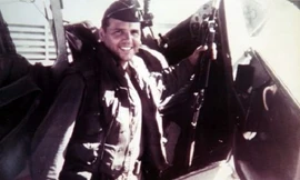 Phi công Milton Torres. Ảnh: Top5s.