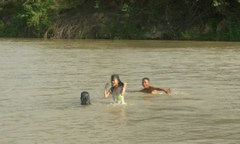 Tắm sông, ba chị em chết đuối thương tâm