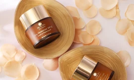 (Kem dưỡng ban ngày và ban đêm của DeAura chứa lượng lớn Niacinamide)