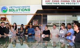 SV Hoa Kỳ học tập thực tế ở Khu liên hợp xử lý chất thải Đa Phước