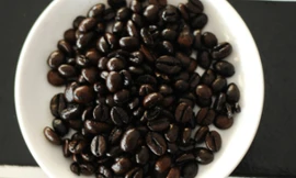 Phân biệt cà phê pha hóa chất và cà phê nguyên chất