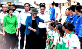 Buổi lễ có sự tham gia của Nguyễn Thị Kim Ngân - Uỷ viên Bộ Chính trị, Chủ tịch Quốc Hội nước CHXHCNVN.