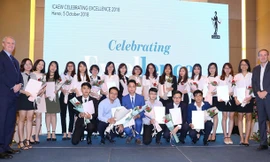 ICAEW trao chứng chỉ CFAB cho 54 học viên tốt nghiệp đầu tiên tại VN