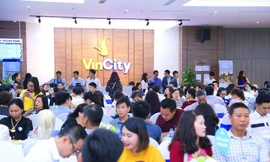 Hơn 3.000 khách hàng và nhà đầu tư đã tham gia bốc thăm trúng thưởng cuối tuần qua – một con số đáng mơ ước trên thị trường bất động sản thời điểm này