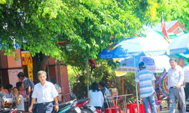 Gia đình đang làm tang lễ cho em V.N.T.T. Ảnh: Dân Việt