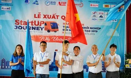 Lễ trao cờ xuất quân Hành trình thanh niên khởi nghiệp đổi mới sáng tạo 2019