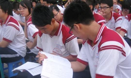 Học sinh khối 12 tại các nhiều trường THPT ở TPHCM đang "chạy nước rút" ôn thi tốt nghiệp THPT. 