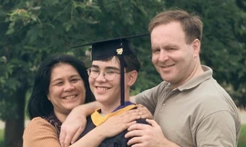 Những thần đồng thế giới vào đại học trước tuổi 12