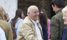 Cuộc sống bí ẩn của người đàn ông giàu nhất thế giới