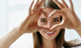 8 thói quen hàng ngày gây hại cho mắt