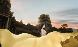Trần Huyền Nhung quyến rũ với đôi mắt Ấn Độ giữa lòng AngKor Watt