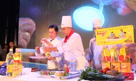 Show diễn độc đáo của Vua đầu bếp Martin Yan và đầu bếp KS Đông Xuyên La Minh Tâm cùng Ranee