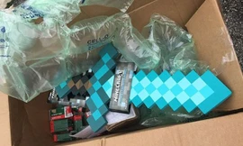 Mua đồ chơi cho con giật mình nhận luôn 800 viên đạn