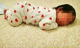 Bé gái bị rao bán với giá hơn 5.500 USD trên eBay. Ảnh: CEN