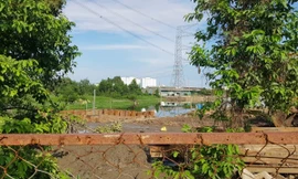 Dự án xây lắp trên đường Huỳnh Tấn Phát đang được triển khai. Ảnh: TC