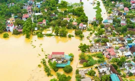 Cảnh ngập lụt tại Nho Quan, Ninh Bình nhìn từ trên cao. Ảnh: Minh Đức