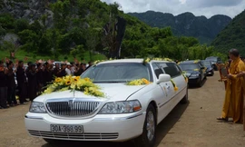 Đoàn xe đón cây bồ đề từ sân bay Nội Bài về chùa Tam Chúc. Ảnh: Minh Đức