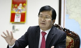 Bộ trưởng Bộ Xây dựng đối thoại trực tuyến về BĐS