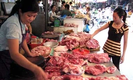 Giá thực phẩm leo thang cận Tết