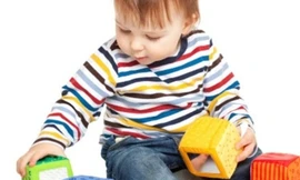 Đồ chơi giúp bé phát triển toàn diện