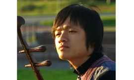 Ngô Hồng Quang học Tây để chơi nhạc ta